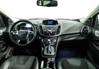 Подержанный автомобиль Ford Kuga 2013 года (13 фото)