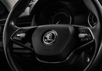 Подержанный автомобиль Skoda Rapid Liftback 2021 года (11 фото)