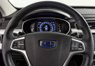 Подержанный автомобиль Geely Atlas 2021 года (18 фото)