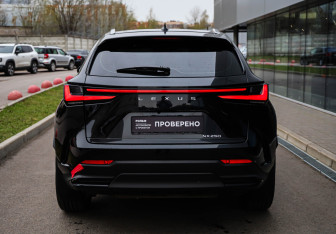Подержанный автомобиль Lexus NX 2022 года (5 фото)