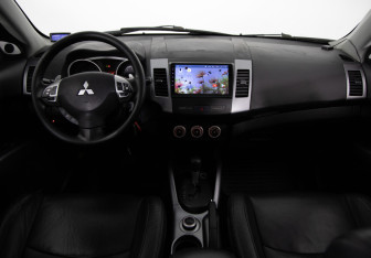 Подержанный автомобиль Mitsubishi Outlander 2008 года (9 фото)