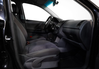 Подержанный автомобиль Volkswagen Polo Hatchback 2006 года (16 фото)