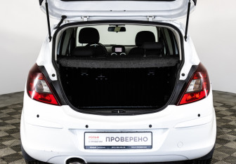 Подержанный автомобиль Opel Corsa 2011 года (18 фото)