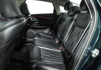 Подержанный автомобиль Chery Arrizo 8 2023 года (10 фото)