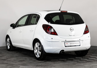 Подержанный автомобиль Opel Corsa 2011 года (7 фото)