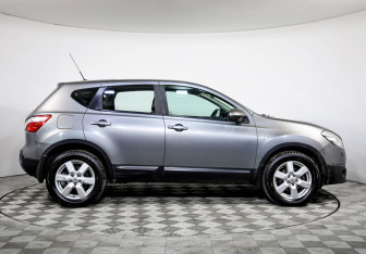 Подержанный автомобиль Nissan Qashqai 2011 года (4 фото)