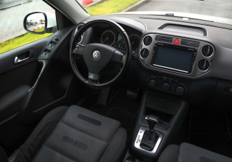 Подержанный автомобиль Volkswagen Tiguan 2008 года (10 фото)