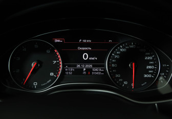 Подержанный автомобиль Audi A6 Sedan 2013 года (11 фото)