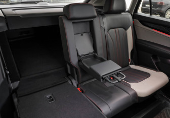 Подержанный автомобиль Volkswagen Teramont 2024 года (35 фото)