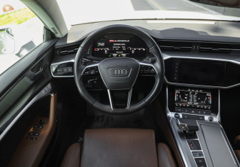 Подержанный автомобиль Audi A7 2021 года (16 фото)