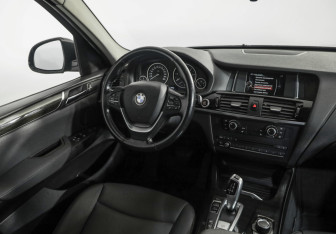 Подержанный автомобиль BMW X3 2017 года (9 фото)