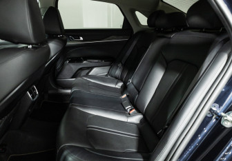 Подержанный автомобиль Kia K5 2020 года (10 фото)