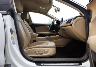 Подержанный автомобиль Audi A7 2011 года (22 фото)