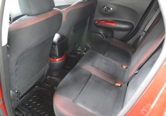 Подержанный автомобиль Nissan Juke 2013 года (11 фото)