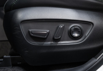 Подержанный автомобиль Toyota RAV4 2022 года (18 фото)