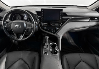 Подержанный автомобиль Toyota Camry Sedan 2021 года (16 фото)
