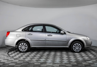 Подержанный автомобиль Chevrolet Lacetti Sedan 2012 года (4 фото)