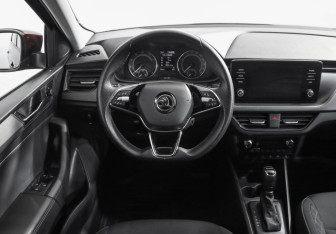 Подержанный автомобиль Skoda Rapid Liftback 2020 года (11 фото)