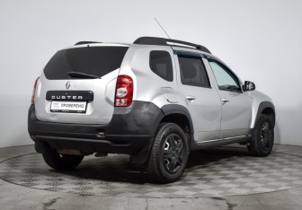 Подержанный автомобиль Renault Duster 2014 года (5 фото)