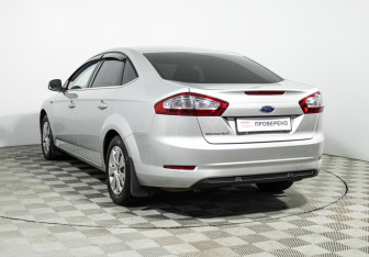 Подержанный автомобиль Ford Mondeo Sedan 2011 года (7 фото)