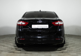 Подержанный автомобиль Ford Mondeo Sedan 2018 года (6 фото)