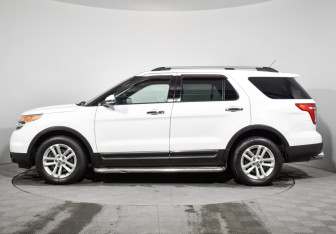 Подержанный автомобиль Ford Explorer 2014 года (8 фото)