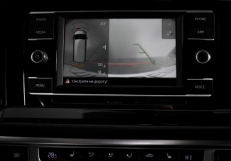 Подержанный автомобиль Volkswagen Caravelle 2020 года (18 фото)