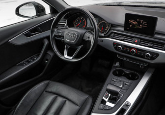 Подержанный автомобиль Audi A4 Sedan 2016 года (11 фото)