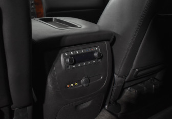 Подержанный автомобиль Chevrolet Tahoe 2013 года (13 фото)