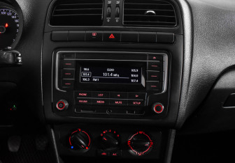 Подержанный автомобиль Volkswagen Polo Sedan 2018 года (16 фото)