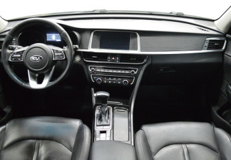 Подержанный автомобиль Kia Optima Sedan 2018 года (14 фото)