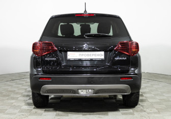 Подержанный автомобиль Suzuki Vitara 2019 года (6 фото)