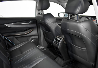 Подержанный автомобиль Exeed LX 2023 года (15 фото)