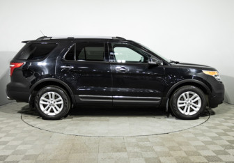 Подержанный автомобиль Ford Explorer 2014 года (4 фото)