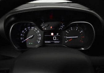 Подержанный автомобиль Citroen C3 Aircross 2018 года (13 фото)