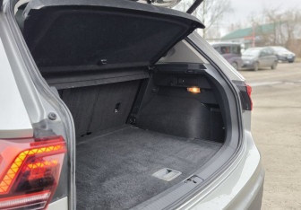 Подержанный автомобиль Volkswagen Tiguan 2019 года (10 фото)