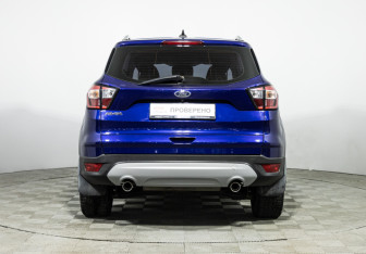 Подержанный автомобиль Ford Kuga 2017 года (6 фото)