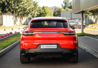 Подержанный автомобиль Porsche Cayenne 2019 года (7 фото)