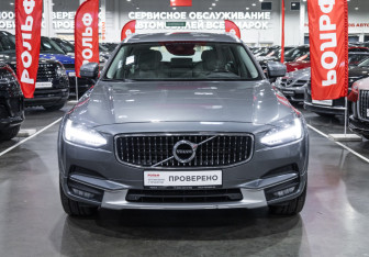 Подержанный автомобиль Volvo V90 Cross Country 2019 года (3 фото)