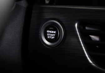 Подержанный автомобиль Geely Tugella 2023 года (16 фото)