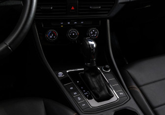 Подержанный автомобиль Volkswagen Bora Sedan 2024 года (16 фото)