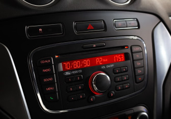 Подержанный автомобиль Ford Mondeo Sedan 2013 года (14 фото)