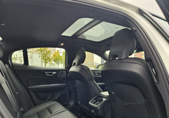 Подержанный автомобиль Volvo S60 2020 года (15 фото)