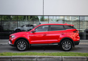 Подержанный автомобиль Geely Atlas Pro 2022 года (9 фото)