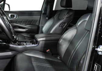 Подержанный автомобиль Kia Sorento 2022 года (20 фото)