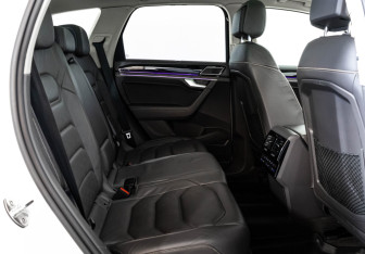 Подержанный автомобиль Volkswagen Touareg 2018 года (29 фото)