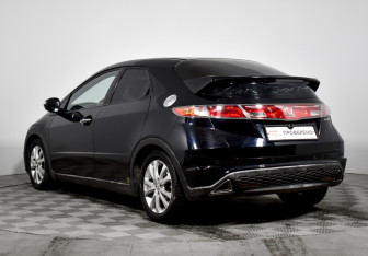 Подержанный автомобиль Honda Civic Hatchback 2008 года (7 фото)