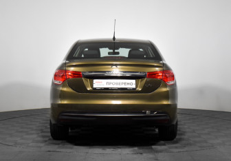 Подержанный автомобиль Citroen C4 Sedan 2013 года (6 фото)