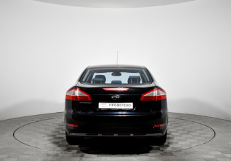 Подержанный автомобиль Ford Mondeo Sedan 2008 года (6 фото)