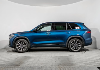 Подержанный автомобиль Geely Monjaro 2023 года (8 фото)